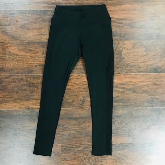 Pants - Mesh Insert High-Rise Capri Leggings
